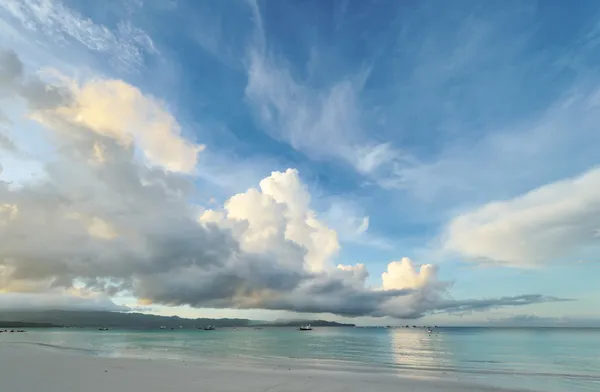 Cielo sobre el mar — Foto de Stock