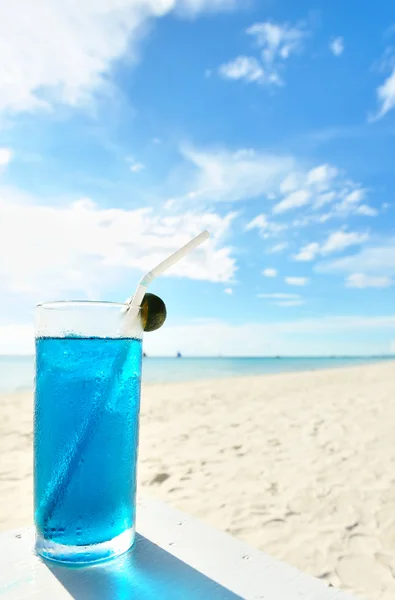 Пляж коктейль — стокове фото