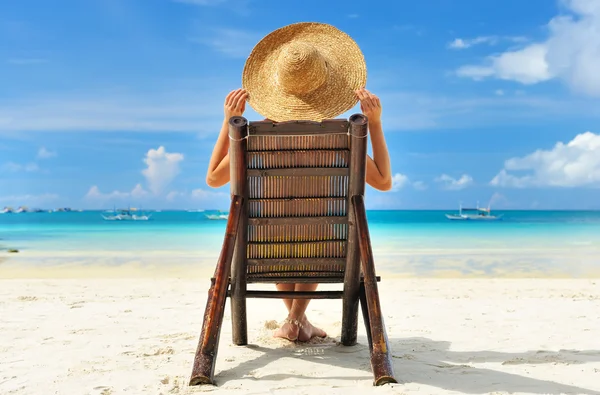 Chica en una playa — Foto de Stock