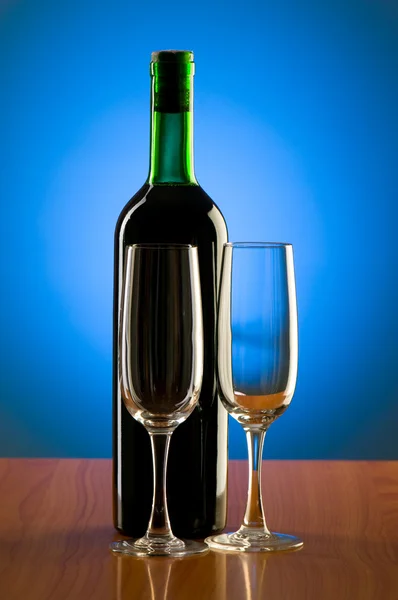 Wijnconcept met achtergrond met kleurovergang — Stockfoto