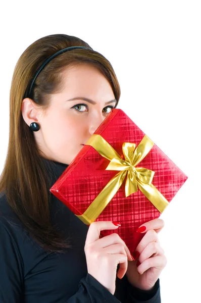 Mujer joven con caja de regalo roja —  Fotos de Stock