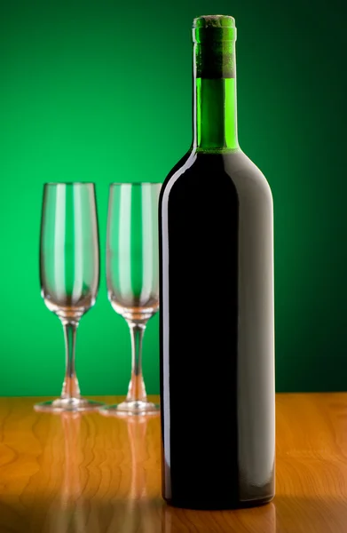 Концепция вина с градиентным фоном — стоковое фото