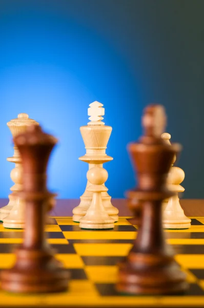 보드에 조각 가진 체스 개념 — 스톡 사진