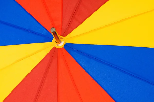 Крупный план разноцветного зонтика — стоковое фото