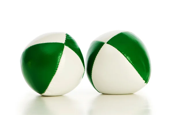 Gröna stressbollar isolerat på vita — Stockfoto
