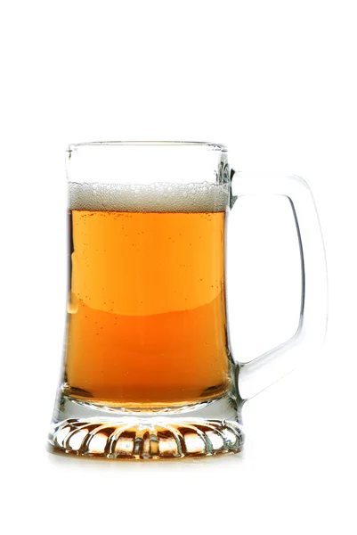 흰색 배경에 고립 된 맥주 안경 — 스톡 사진