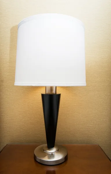 Masanın üzerine ışık stand — Stok fotoğraf