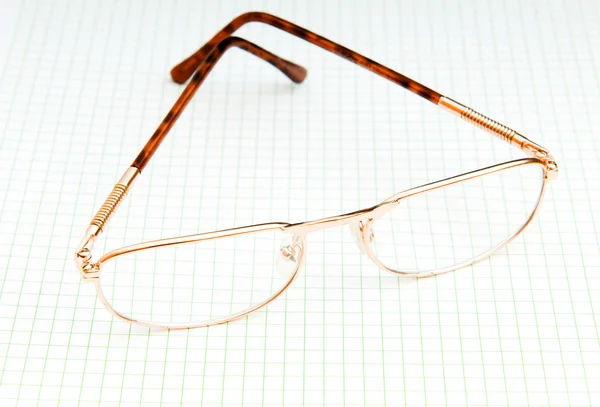 Brýle na čtení na stránce černá — Stockfoto