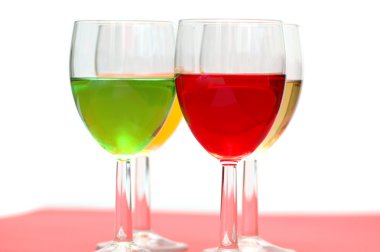 gözlük içecekler ile çeşitli renkler beyaza