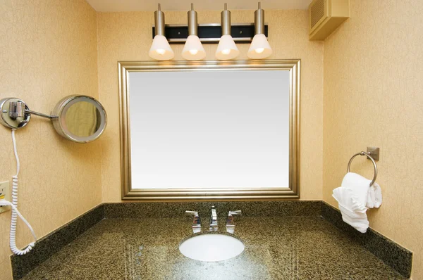 Umyvadlo v koupelně — Stock fotografie