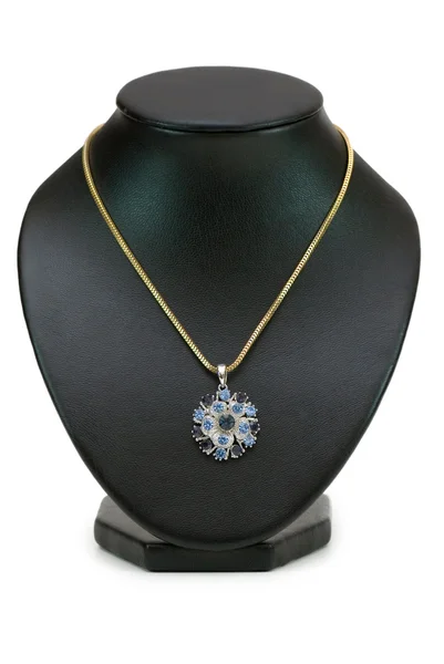 Diamantový náhrdelník izolovaných na bílém pozadí — Stock fotografie