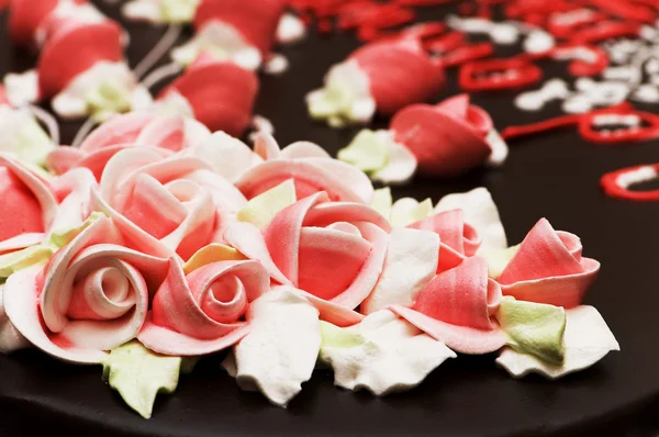 Close up de rosa decoração no bolo — Fotografia de Stock