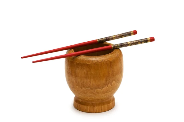 Παραδοσιακό μπολ και chopsticks απομονωμένη στο λευκό — Φωτογραφία Αρχείου