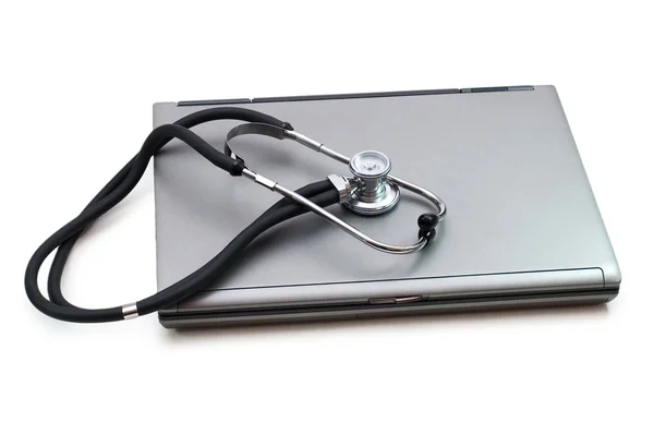 Stethoskop und Laptop veranschaulichen Konzept der digitalen Sicherheit — Stockfoto