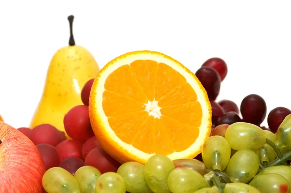 Різні фрукти ізольовані на білому тлі — стокове фото