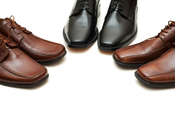 Διάφορα αρσενικά παπούτσια απομονωμένη στο λευκό — Φωτογραφία Αρχείου