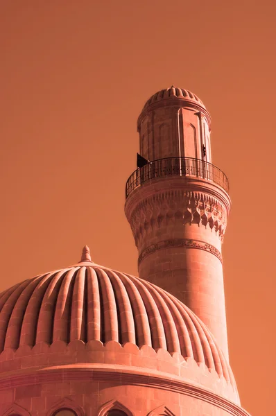 Minarete de la mezquita al atardecer - Bakú, Azerbaiyán —  Fotos de Stock