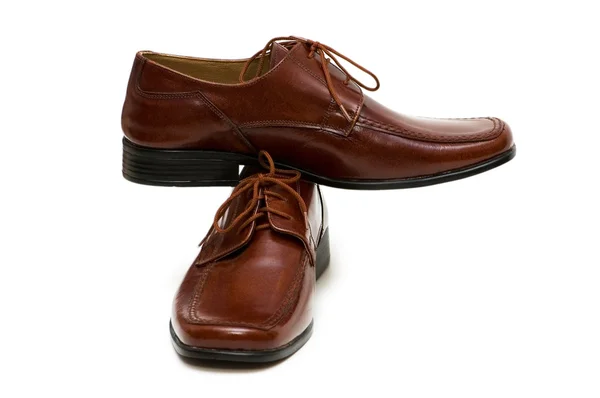 Par de zapatos masculinos aislados en blanco —  Fotos de Stock