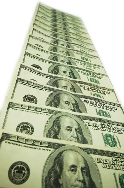 Банкноты по 100 долларов, изолированные на белом — стоковое фото