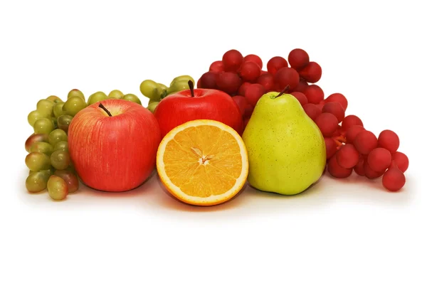 Vários frutos isolados no fundo branco — Fotografia de Stock