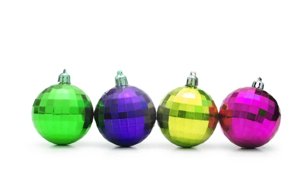 Чотири різдвяні кульки ізольовані на білому — стокове фото