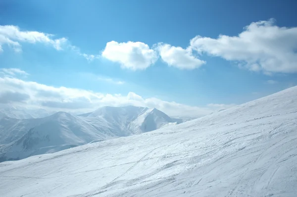 High mountains under snow in the winter — Stock Photo, Image