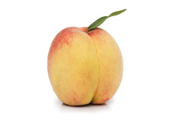 Peach with leave isolated on the white — Stock Photo, Image