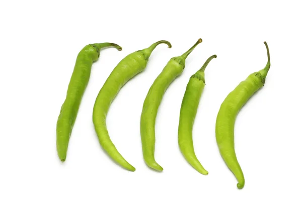 Grüne Paprika isoliert auf weißem Hintergrund — Stockfoto