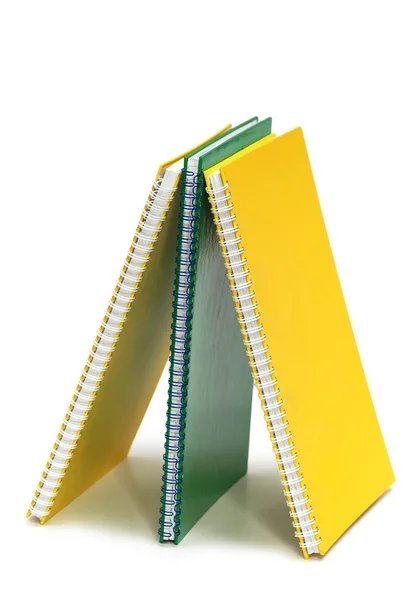 Tre bindemiddelbøker isolert på hvitt – stockfoto