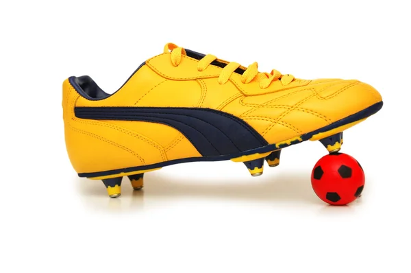 Fotbal obuv a barvy fotbal izolované na bílém — Stock fotografie