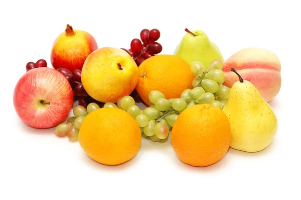 Różne owoce na białym tle na białym tle — Zdjęcie stockowe