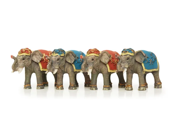 Vier olifanten geïsoleerd op de witte achtergrond — Stockfoto