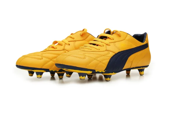 Stivali da calcio gialli isolati su sfondo bianco — Foto Stock