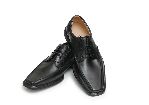 Svarta manliga skor isolerat på vita — Stockfoto