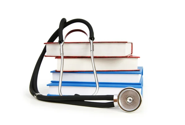 Concept de formation médicale avec livre et stéthoscope — Photo