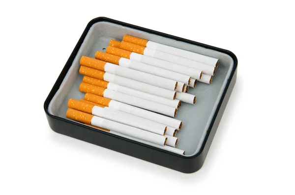 Beyaz arka plan üzerinde izole sigaraya — Stok fotoğraf