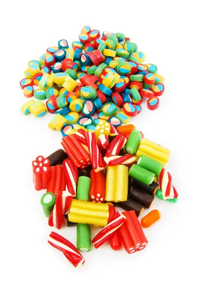 Färgglada sötsaker isolerat på den vita bakgrunden — Stockfoto