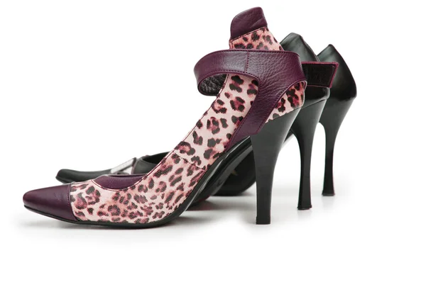 Ženské boty na vysoký podpatek izolovaných na bílém - více obuvi v — Stock fotografie