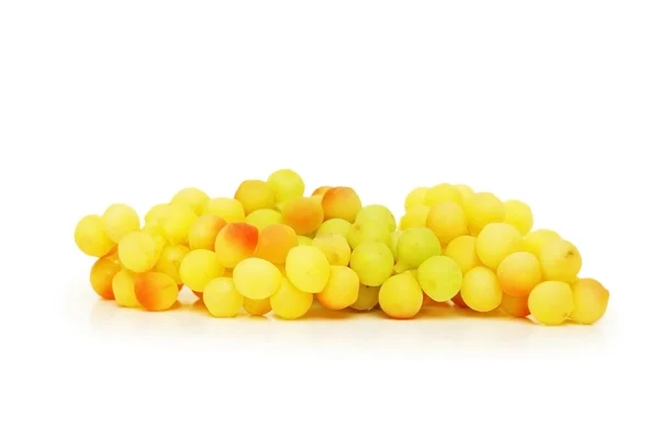 Clusted of yellow grapes isolated on white — Stock Photo, Image