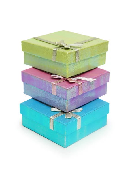 Três caixas de presente isoladas no fundo branco — Fotografia de Stock