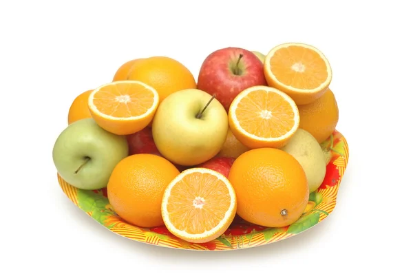 Διάφορα φρούτα στο δίσκο απομονωθεί σε λευκό — Φωτογραφία Αρχείου