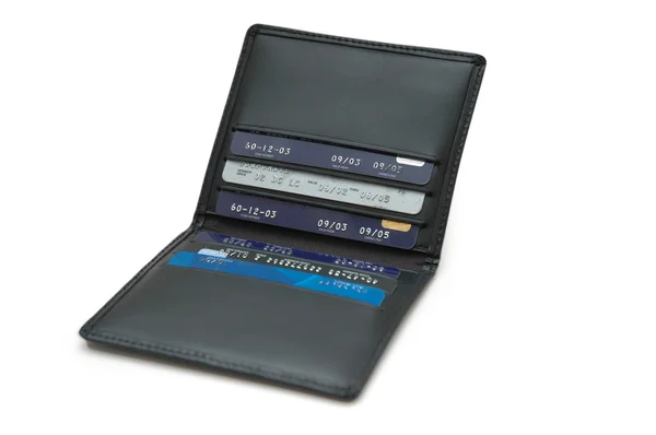 Бумажник с кредитными картами, изолированными на белом — стоковое фото