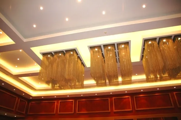 Plafond verlichting in het hotel — Stockfoto