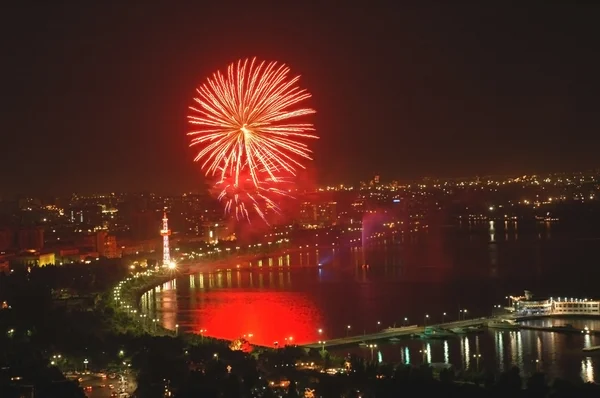 Fogos de artifício no Dia da Independência em Baku, Azerbaijão — Fotografia de Stock
