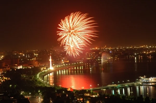 Fireworks on Independence Day in Baku, Azerbaijan — Stock Photo, Image
