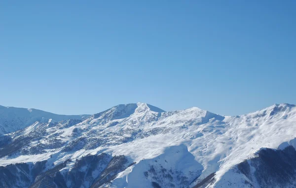 Montagnes d'hiver sous la neige - Géorgie — Photo