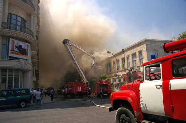 Pożar w centrum miasta — Zdjęcie stockowe