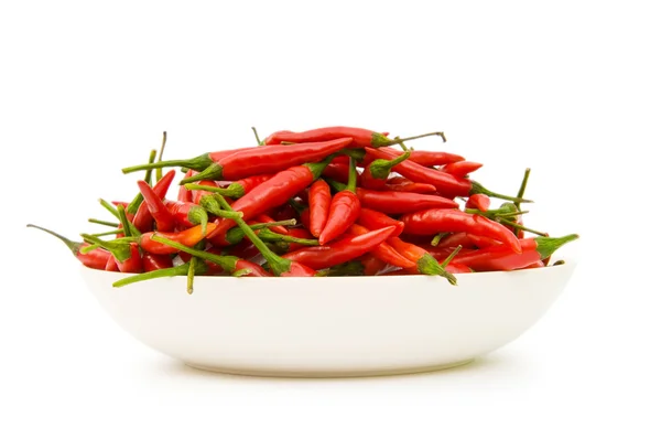 Červené papriky izolovaných na bílém pozadí — Stock fotografie