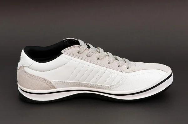 Sport cipő elszigetelt fehér background — Stock Fotó