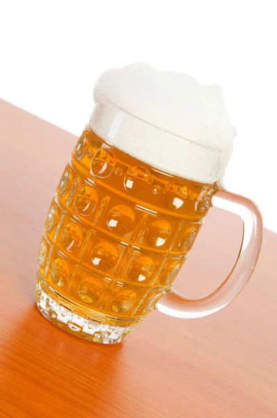 Pivní sklo izolovaných na bílém pozadí — Stock fotografie